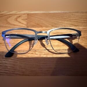 ic! berlin — Lone Wolf — Teak